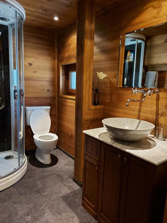 Appartement vouté en Gruyère dans l'Intyamon Enney Esterno foto