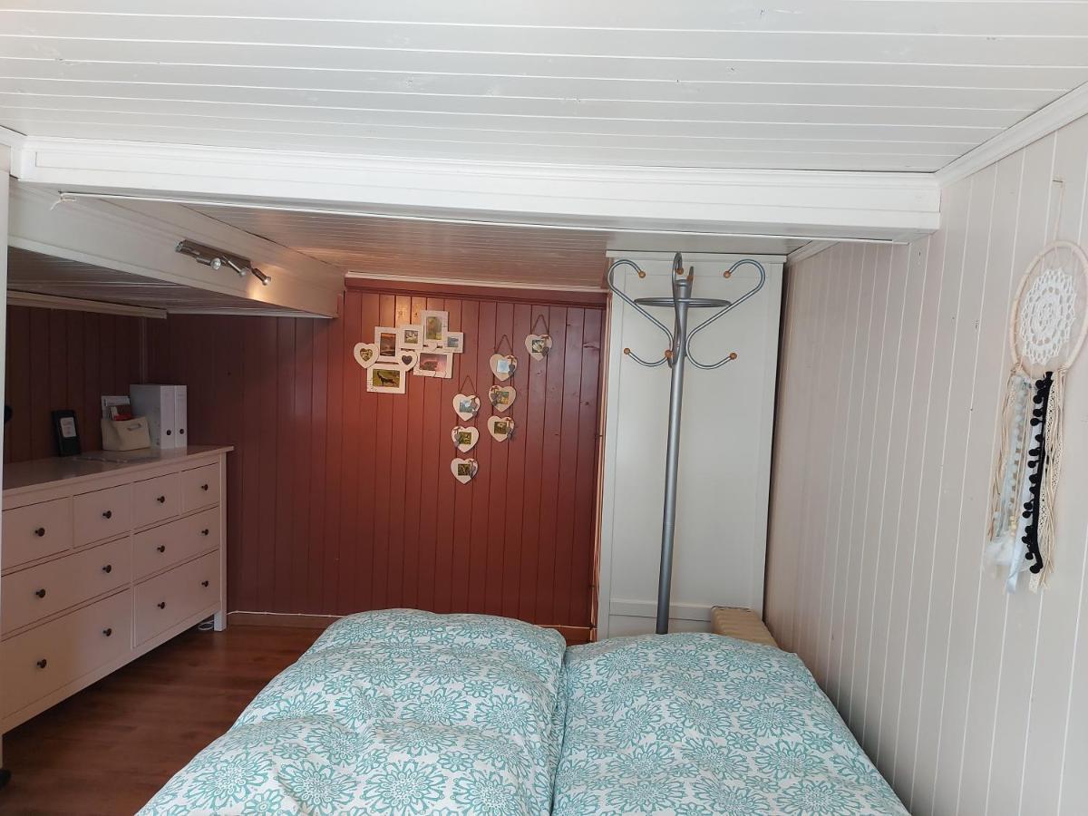 Appartement vouté en Gruyère dans l'Intyamon Enney Esterno foto